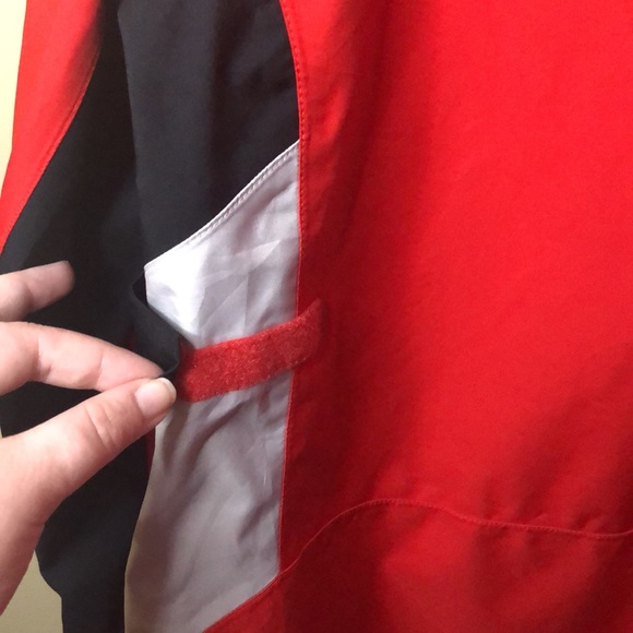 Under armour storm jacket with adjustable sides - Picture 6 of 6